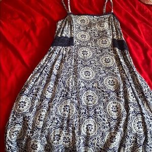 Black and white mini dress. Small